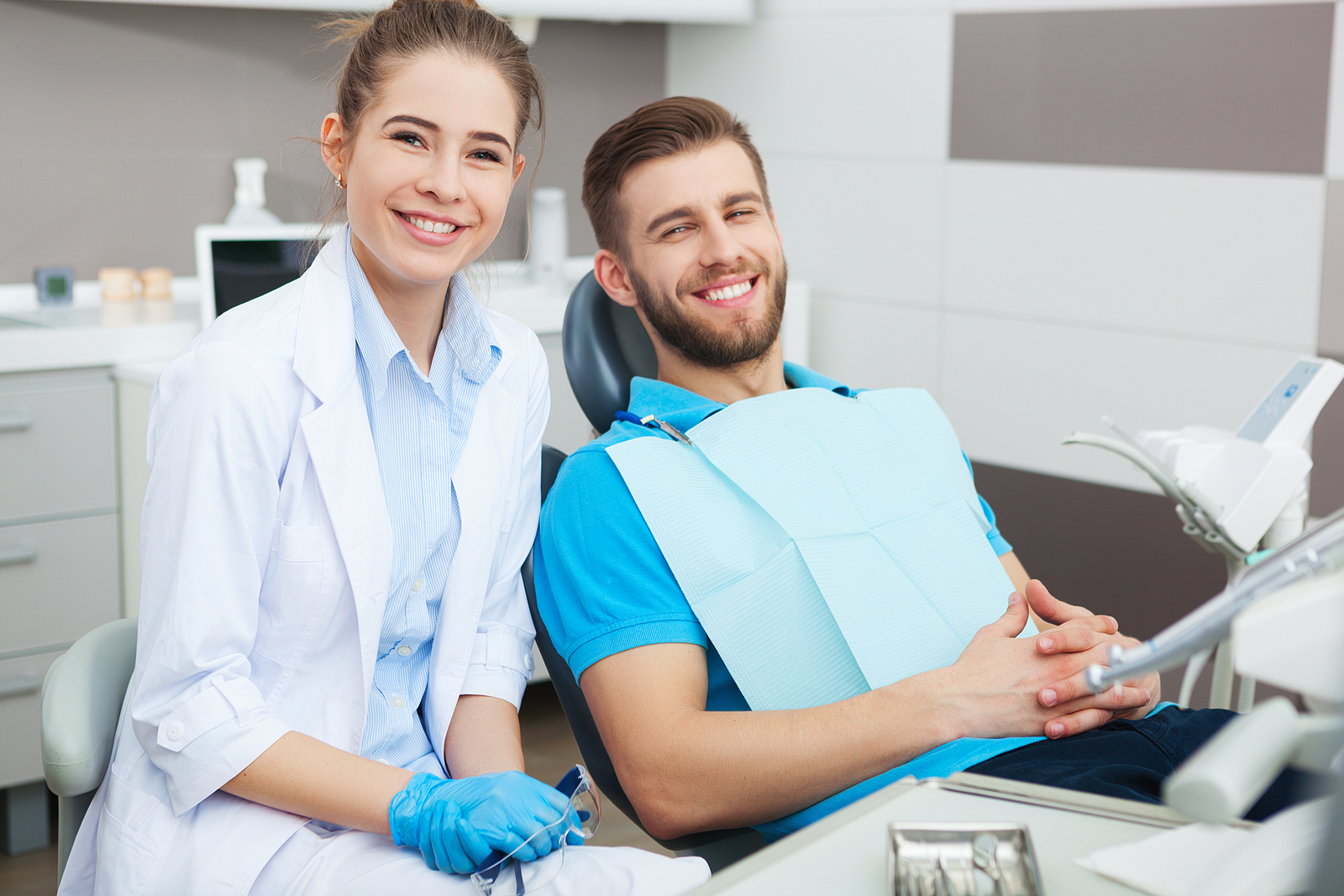 Warning Signs of Gum Disease: When to See a Periodontist