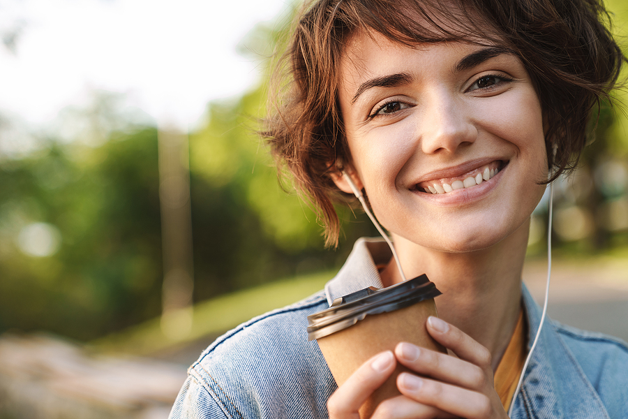 The Secret to a Hollywood Smile? It Might Be Veneers